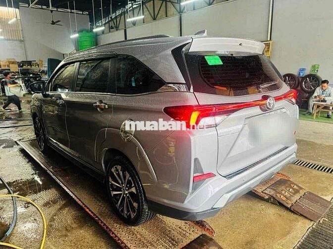Toyota Veloz Cross TOP 2025 Full Option Xám