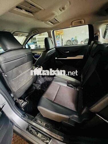 Toyota Veloz Cross TOP 2025 Full Option Xám