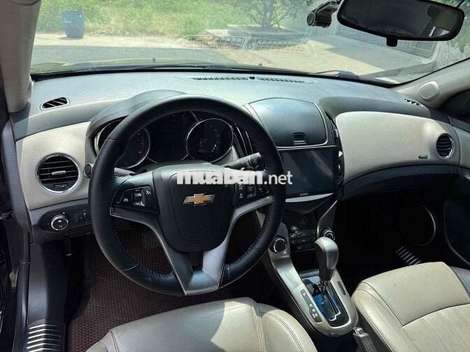 Chevrolet Cruze 2024 Tự động Đen 5 chỗ