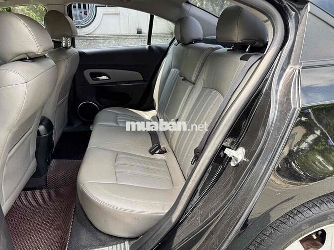 Chevrolet Cruze 2024 Tự động Đen 5 chỗ