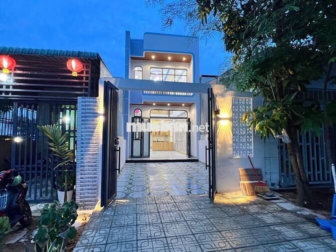 NHÀ MỚI XÂY HOÀN TOÀN NGAY KCN MỸ PHƯỚC