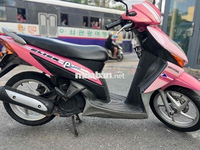 Honda Click Play màu Hồng
