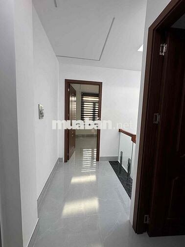 NHÀ XÂY MỚI 4 TẦNG – HẺM XE HƠI THÔNG PHAN VĂN HỚN, QUẬN 12 – NỘI THẤT