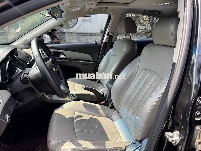 Chevrolet Cruze 2024 Tự động Đen 5 chỗ
