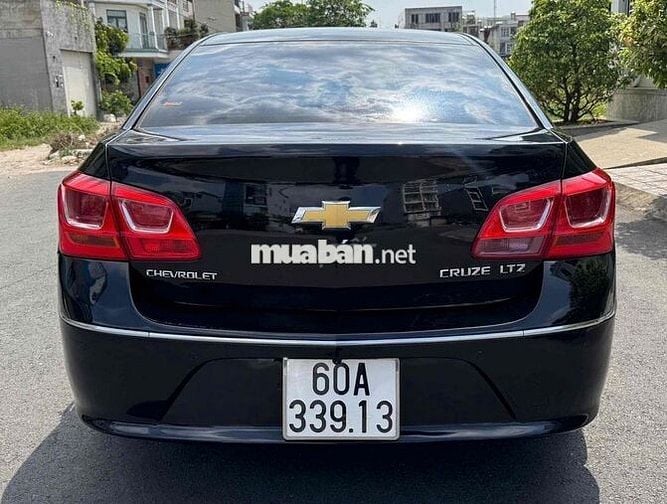 Chevrolet Cruze 2024 Tự động Đen 5 chỗ