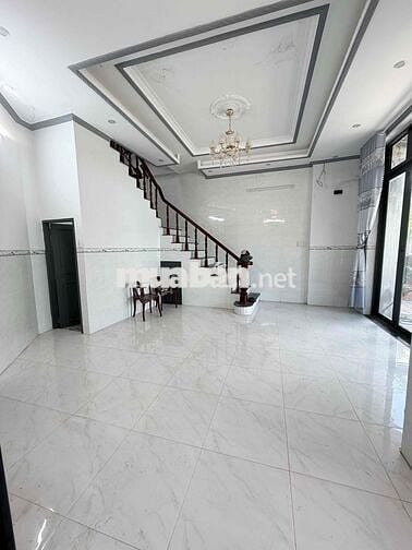 Nhà lầu mới 2 phòng hẻm ô tô đường Phạm Hùng - Cái Răng