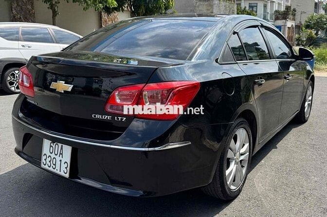 Chevrolet Cruze 2024 Tự động Đen 5 chỗ