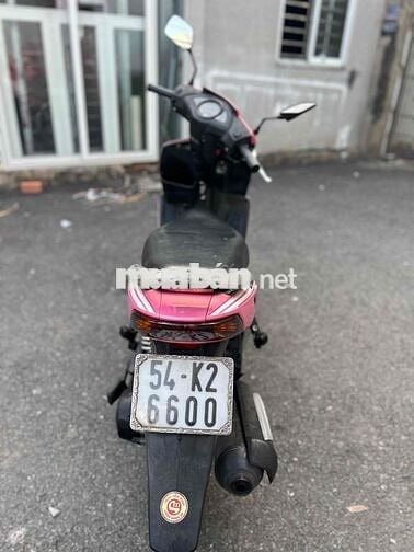 Honda Click Play màu Hồng