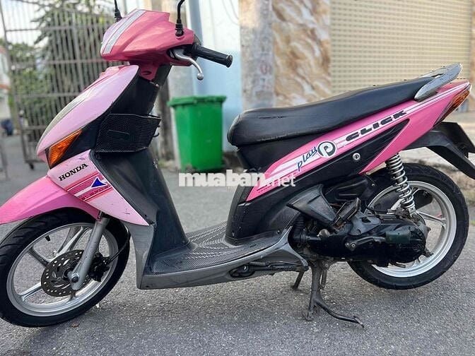 Honda Click Play màu Hồng