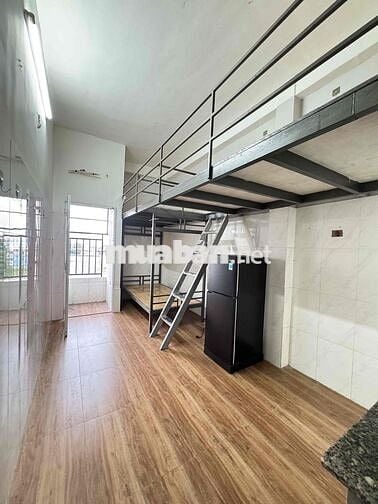 Phòng gác lửng ĐẸP - Có BAN CÔNG lộng gió - Ngay 442 QL1A đi bộ qua ĐH