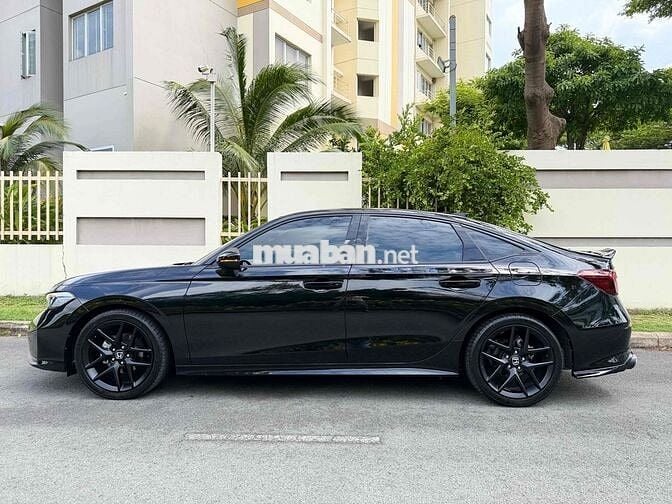 Honda Civic RS 2025 Đen 15.000km