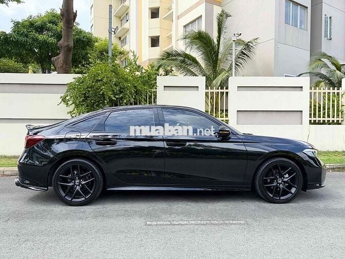 Honda Civic RS 2025 Đen 15.000km