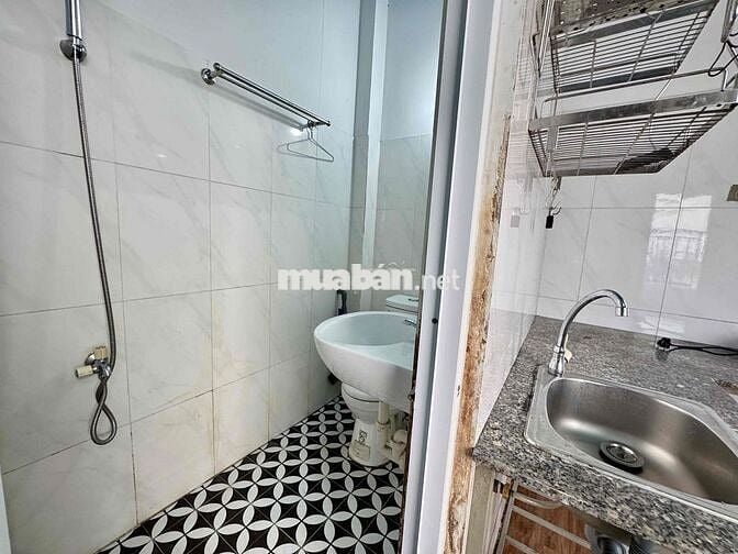 Phòng gác lửng ĐẸP - Có BAN CÔNG lộng gió - Ngay 442 QL1A đi bộ qua ĐH