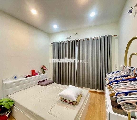 Bán nhà mới trung tâm Quận 1 - diện tích khủng - chỉ 6 đồng