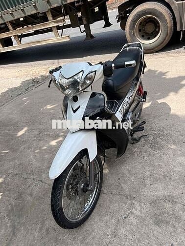 Yamaha Sirius RC Trắng, Đen