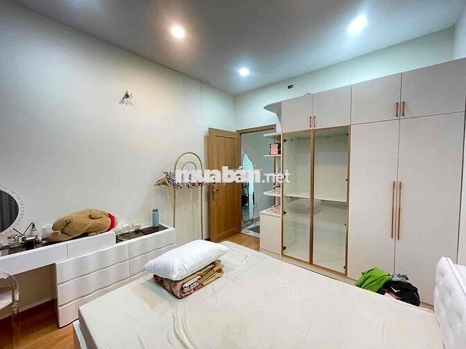 Bán nhà mới trung tâm Quận 1 - diện tích khủng - chỉ 6 đồng
