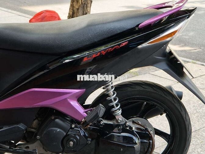 Yamaha Luvias 2012 Hồng đen