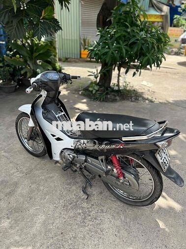 Yamaha Sirius RC Trắng, Đen
