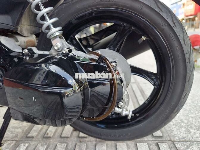 Yamaha Luvias 2012 Hồng đen