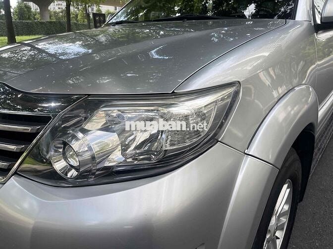 Toyota Fortuner 2012 Bạc
