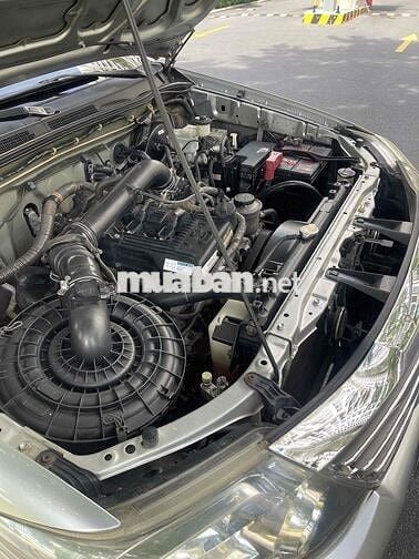 Toyota Fortuner 2012 Bạc