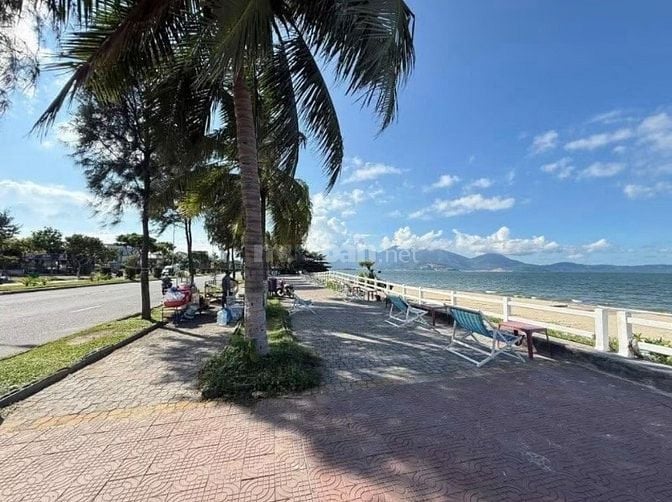 Xuất ngoại bán nhà 3 mê full nội thất tâm huyết gần biển , gần chợ