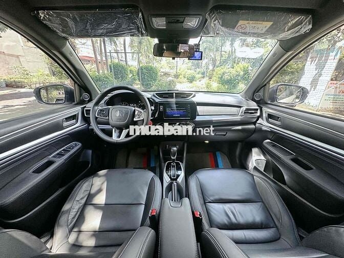 Honda BR-V L ĐK 2025 Trắng bạc ánh kim