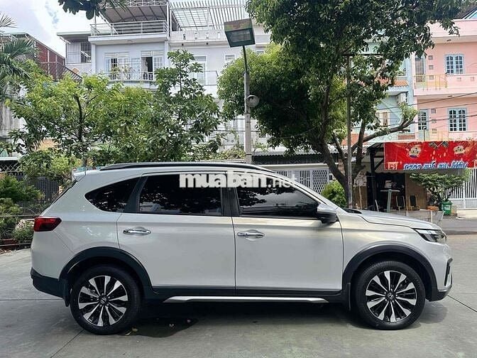 Honda BR-V L ĐK 2025 Trắng bạc ánh kim