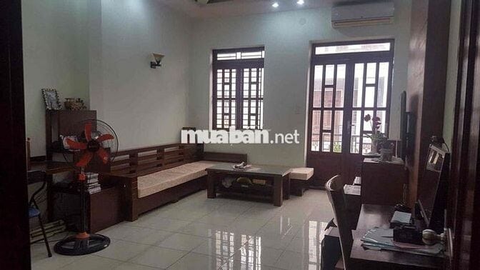 Nhà thuê (4m x 18m) có 4 phòng ngủ 5 vệ sinh hẻm 6m thông kinh doanh