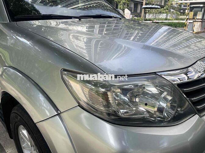 Toyota Fortuner 2012 Bạc