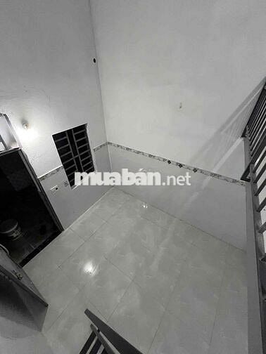 Phòng trọ gác lửng 428 Tôn đản
