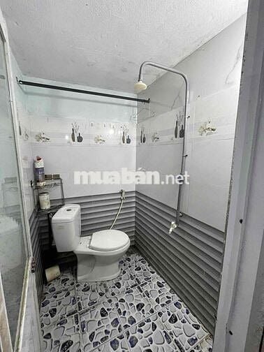 Phòng trọ gác lửng 428 Tôn đản
