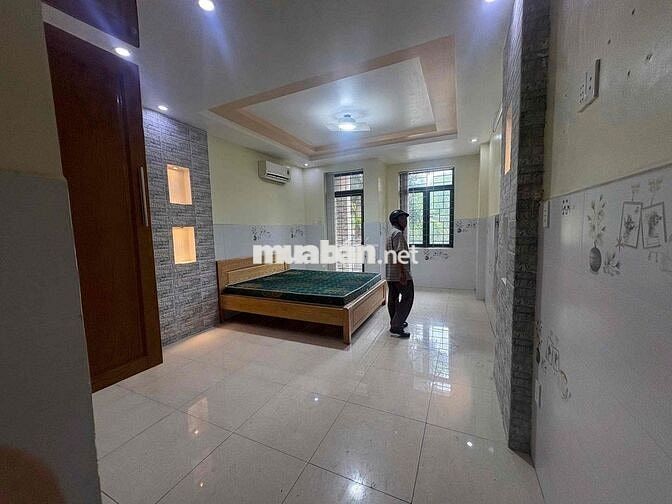 nhà Tên Lửa gần AEON BT, 4m*25m, 4tấm, 6PN có nội thất, nhà đẹp 32tr