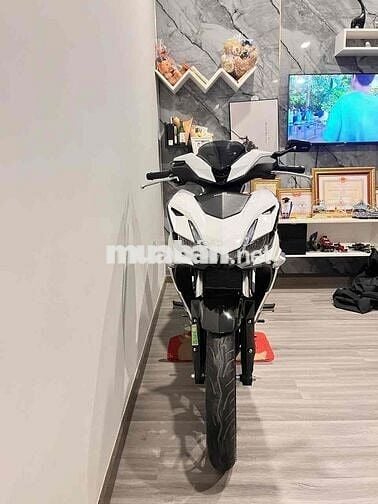 Honda Winner V3 Trắng đen 9000 km