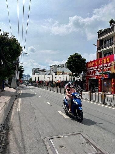 Nguyên căn đường Nguyễn Thị Thập Quận 7, S 4x28m,2 lầu,35tr/tháng