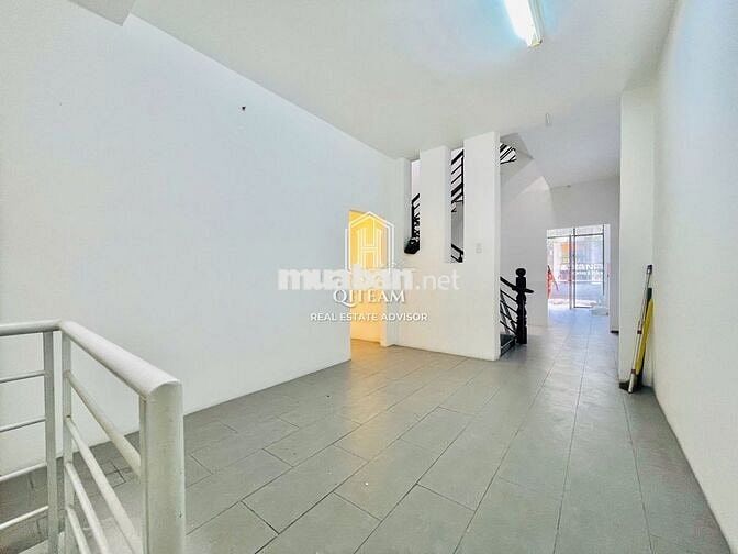 MT NGUYỄN THỊ MINH KHAI , QUẬN 3 ~ 5X20m - 5 TẦNG - GIÁ 75 TRIỆU
