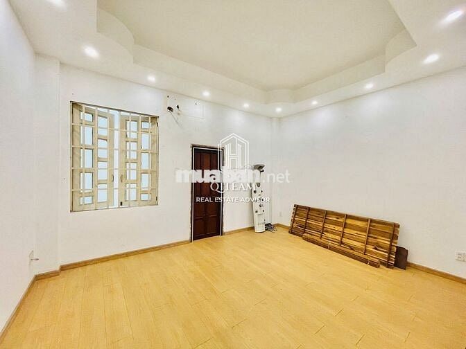 MT NGUYỄN THỊ MINH KHAI , QUẬN 3 ~ 5X20m - 5 TẦNG - GIÁ 75 TRIỆU