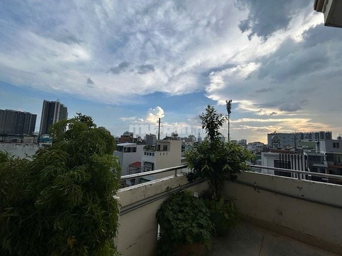 13,1 TỶ-TAN THUAN TAY.Q7-5T 11x10M, NHÀ SÂN VƯỜN RỘNG TIỆN MỞ VPKD