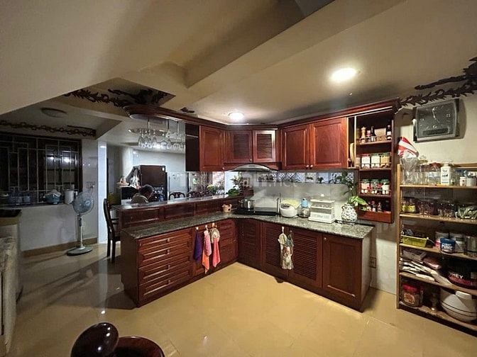 13,1 TỶ-TAN THUAN TAY.Q7-5T 11x10M, NHÀ SÂN VƯỜN RỘNG TIỆN MỞ VPKD