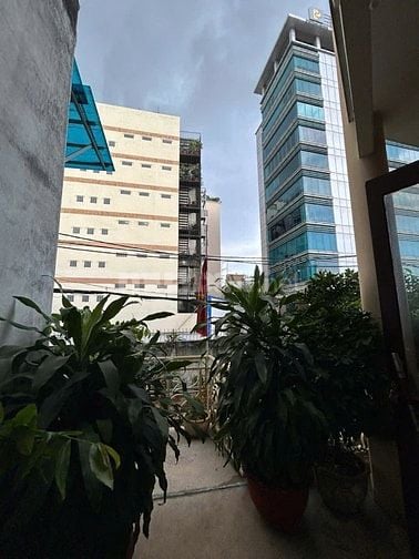 13,1 TỶ-TAN THUAN TAY.Q7-5T 11x10M, NHÀ SÂN VƯỜN RỘNG TIỆN MỞ VPKD
