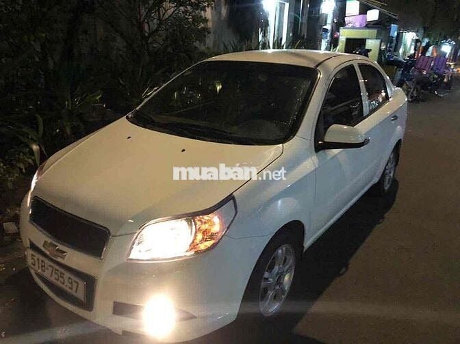 Chevrolet Aveo Trắng 5 chỗ