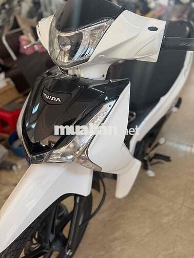 Honda Future Trắng Thể thao Xăng