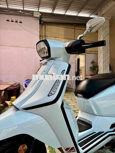 Lambretta 125 ABS Trắng Đen 1852 km 2026