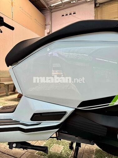 Lambretta 125 ABS Trắng Đen 1852 km 2026