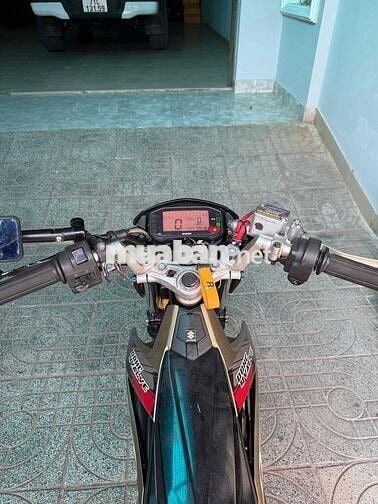 Suzuki Satria F150 Vàng đồng, đen