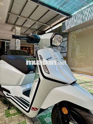 Lambretta 125 ABS Trắng Đen 1852 km 2026