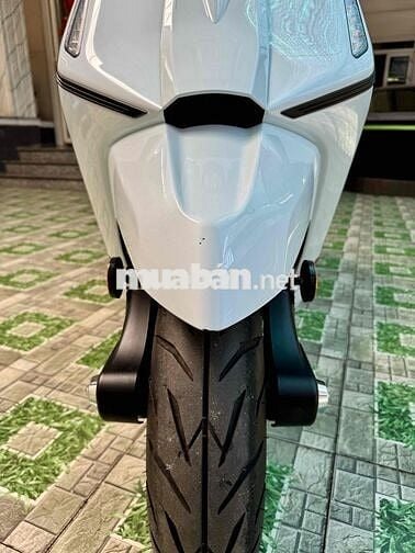 Lambretta 125 ABS Trắng Đen 1852 km 2026