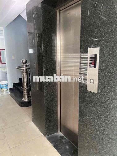 Cho Thuê  MT Phạm Văn Đồng đẹp hiếm, thang máy, chỉ 45 triệu/tháng