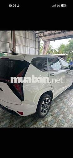 Hyundai Stargazer 7 chỗ Trắng Xăng
