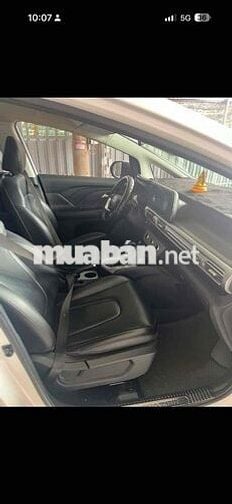 Hyundai Stargazer 7 chỗ Trắng Xăng